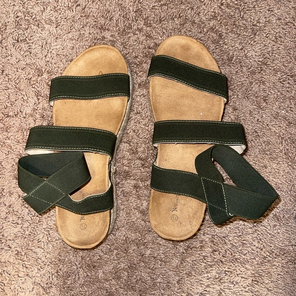 Platform Sandals - Picture 1 of 2
